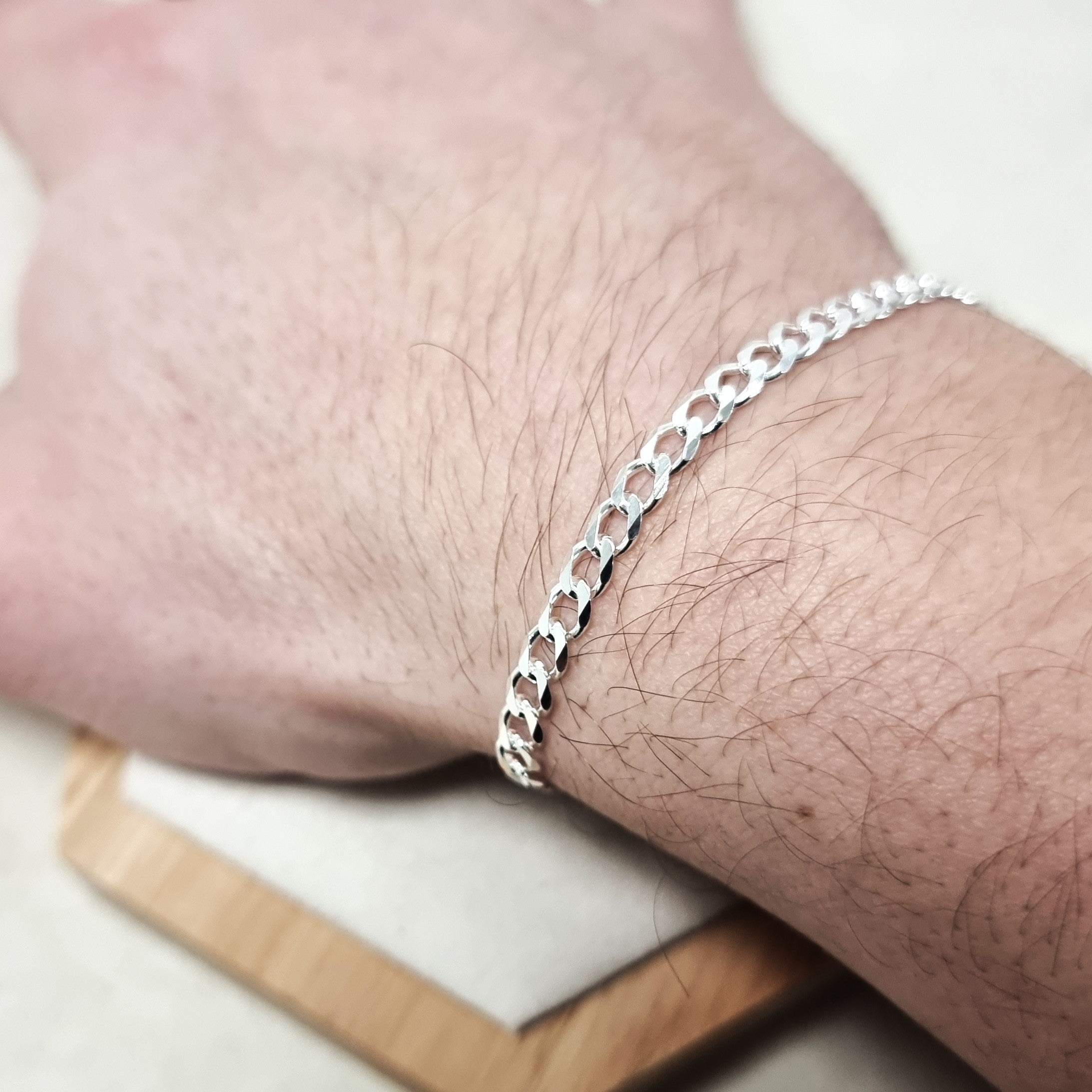 d39230f0b30b04e49d1d27df35ee4b6e