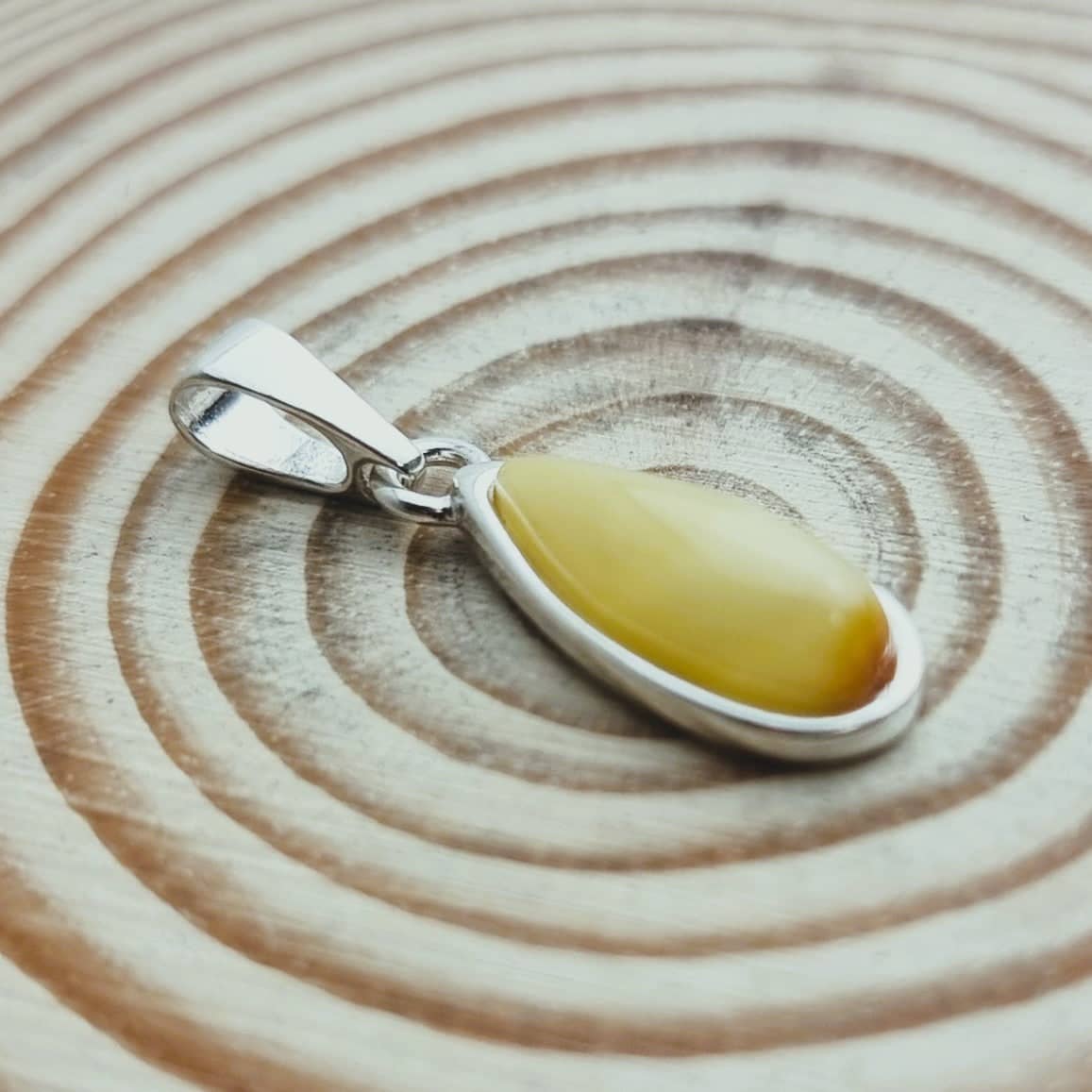 925 Sterling Silver & Genuine Baltic Amber Modern Teardrop Pendant - G236