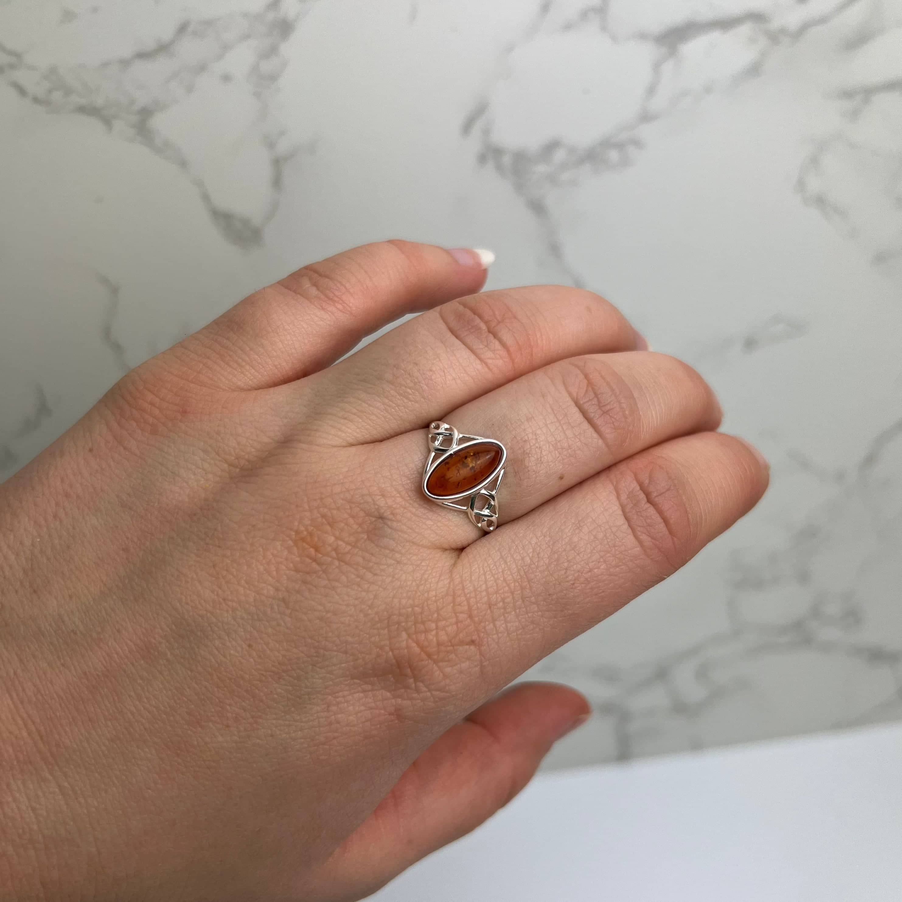 925 Sterling Silver & Baltic Amber Celtic Ring - GL452