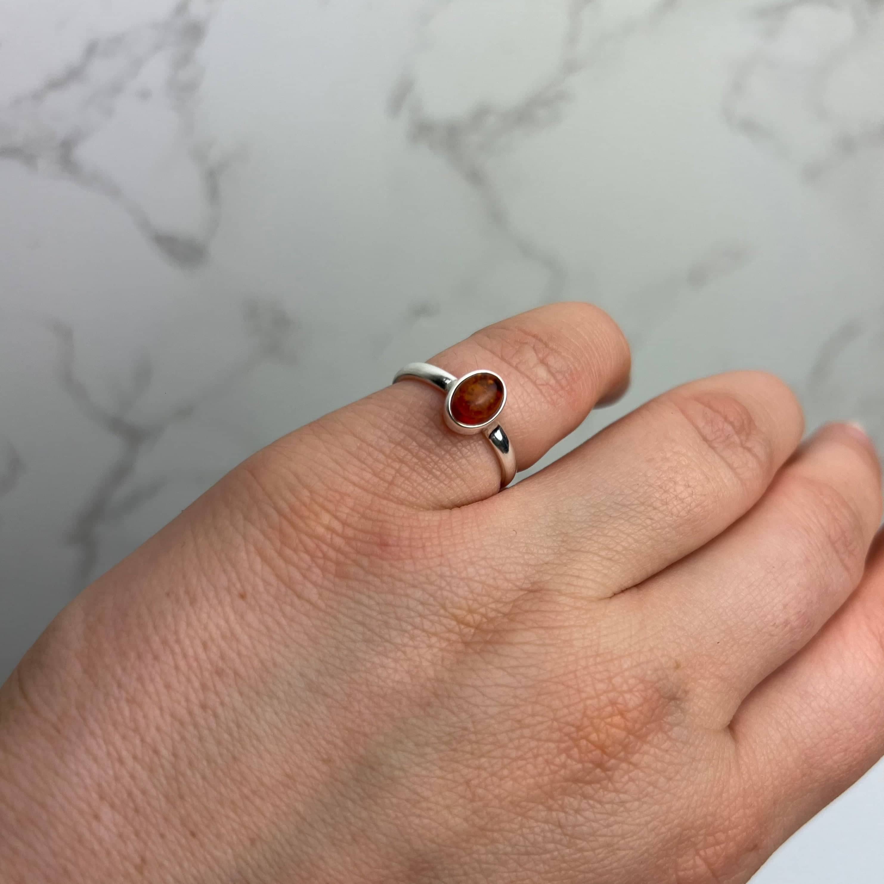 925 Sterling Silver & Baltic Amber Round Classic Ring - 7481