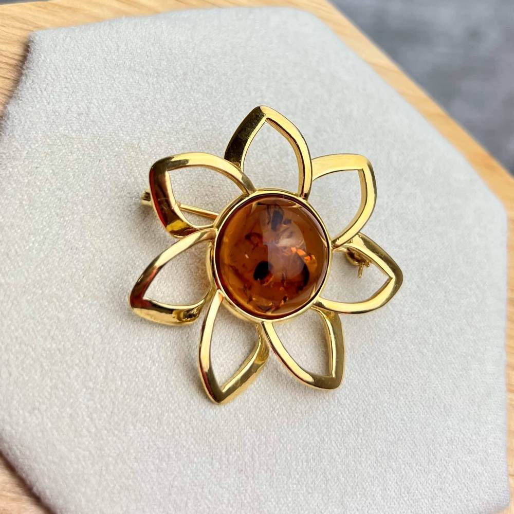 925 Sterling Silver & Baltic Amber Classic Round Flower Brooch - AB01