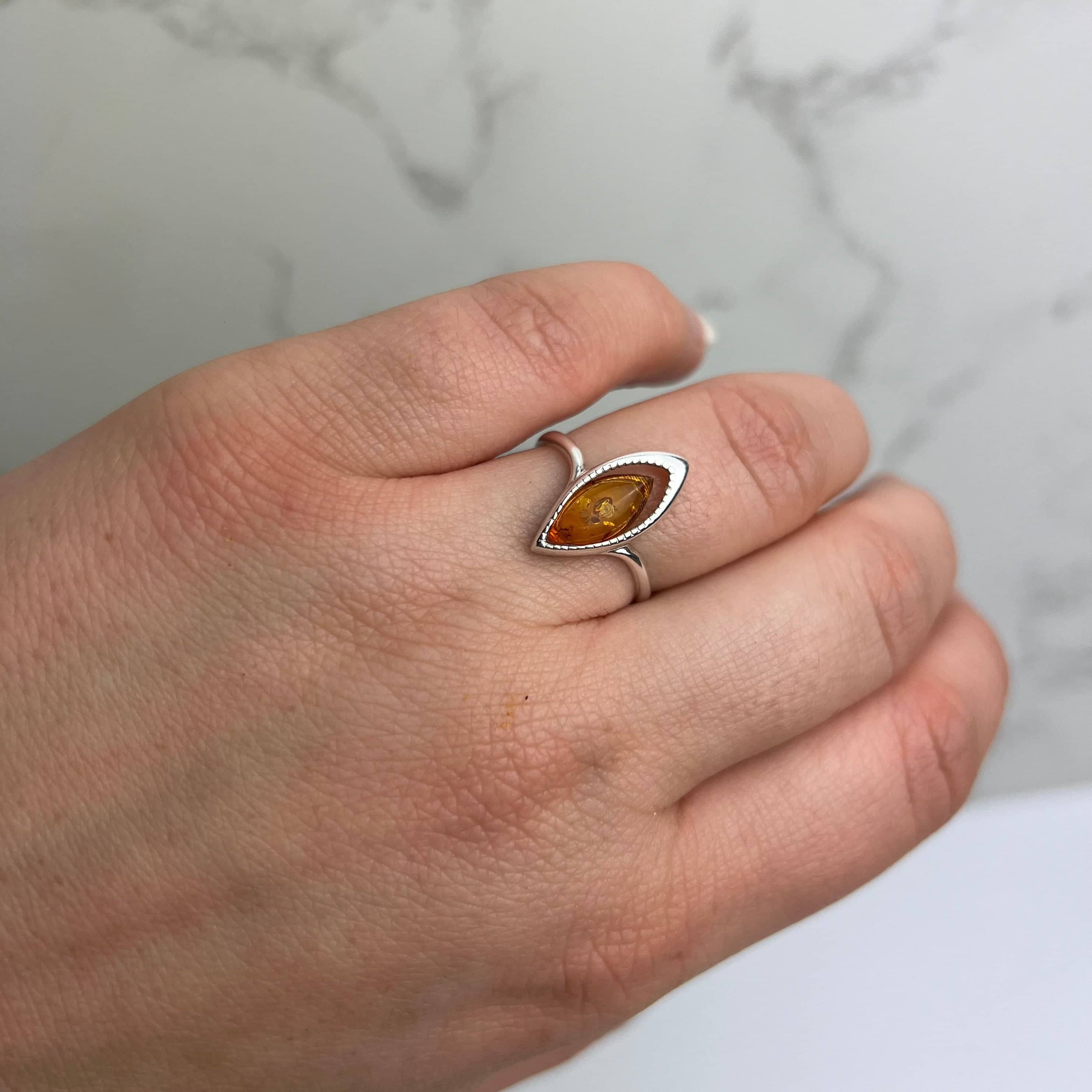925 Sterling Silver & Genuine Baltic Amber Modern Ring - GL745