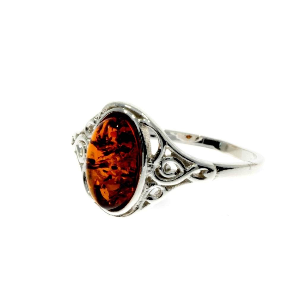 925 Sterling Silver & Oval Baltic Amber Classic Ring - M713