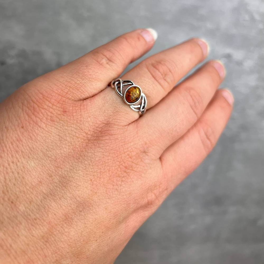925 Sterling Silver & Baltic Amber Celtic Ring - 7482