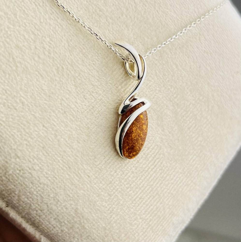925 Sterling Silver & Genuine Baltic Amber Modern Oval Pendant - GL226