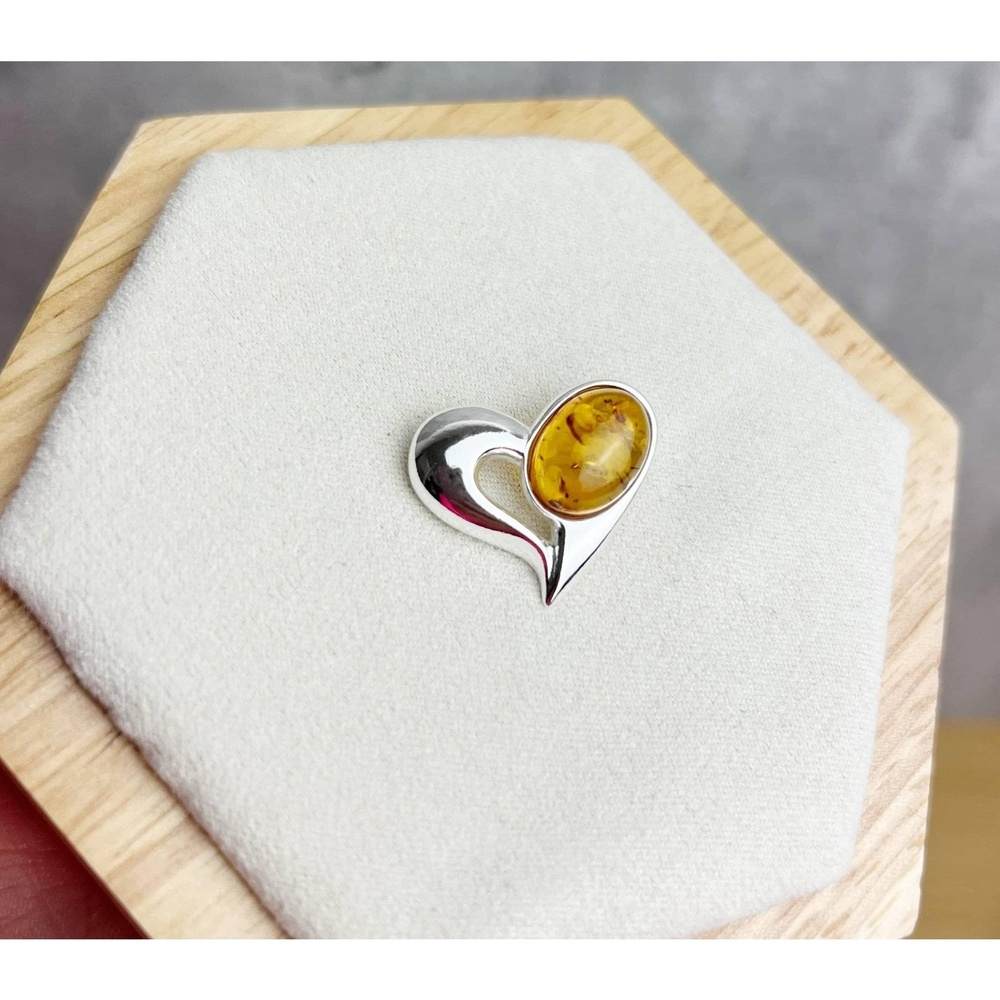 925 Sterling Silver & Baltic Amber Heart Brooch - GL816