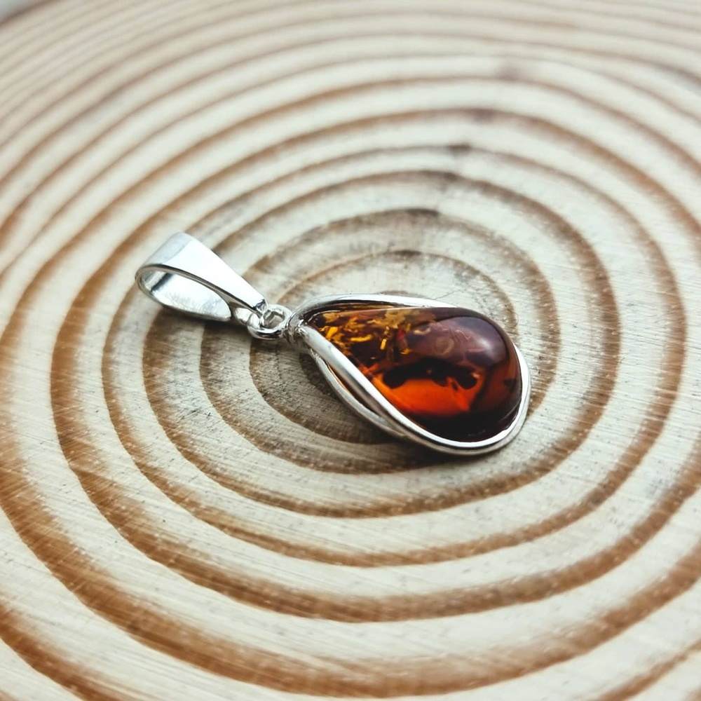 925 Sterling Silver & Genuine Baltic Amber Modern Teardrop Pendant - G235