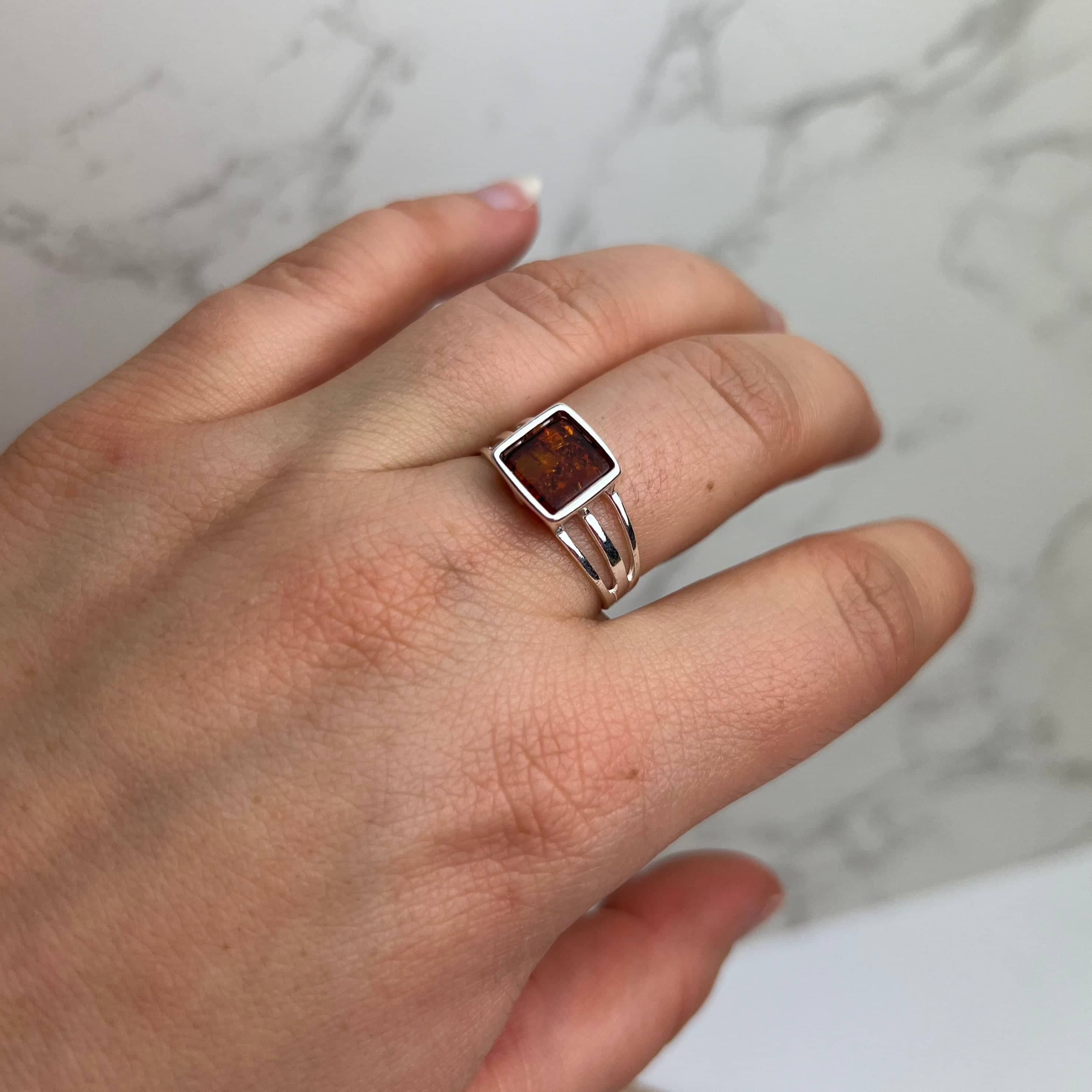 925 Sterling Silver & Genuine Baltic Amber Square Modern Ring - GL746