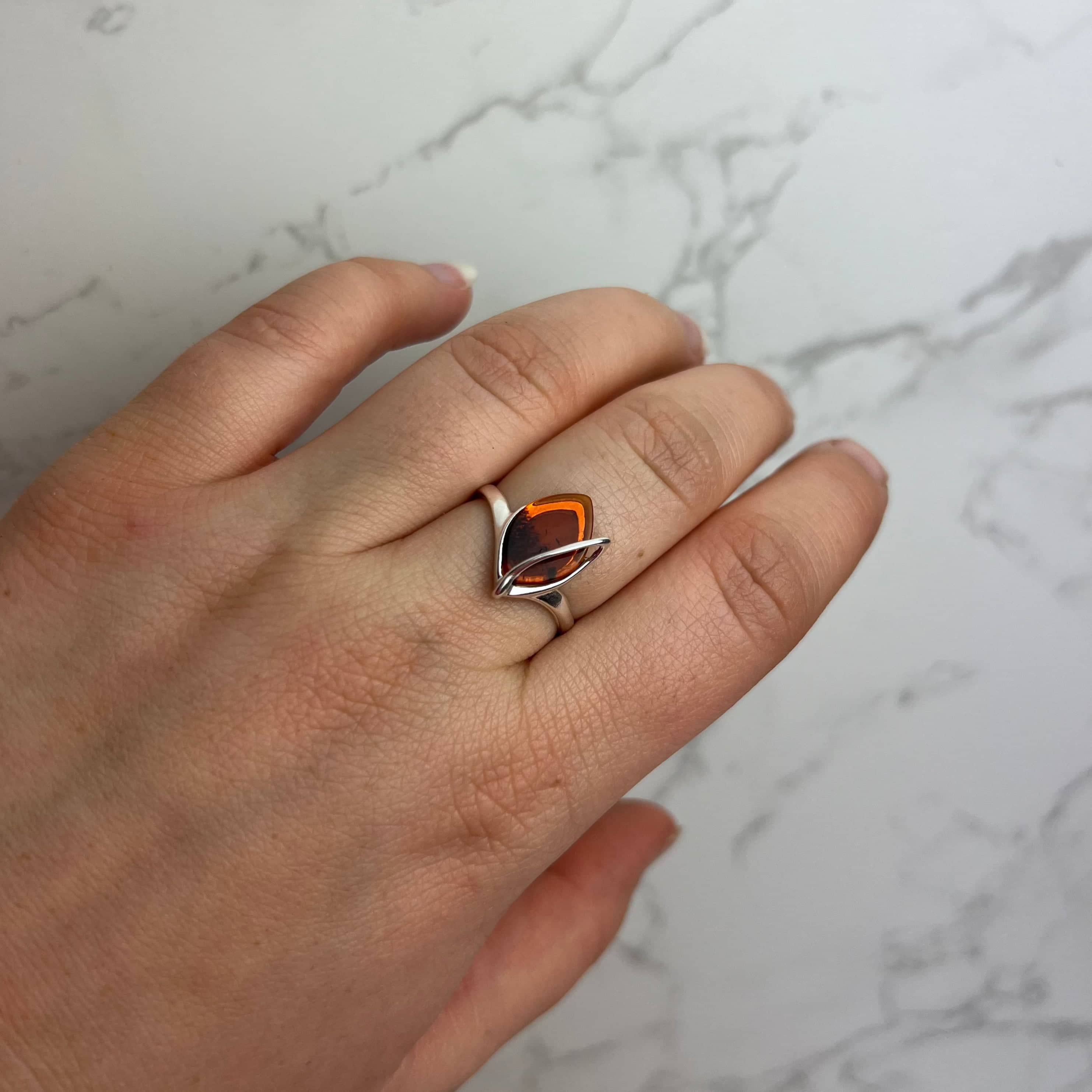 925 Sterling Silver & Baltic Amber Modern Adjustable Ring - GL469