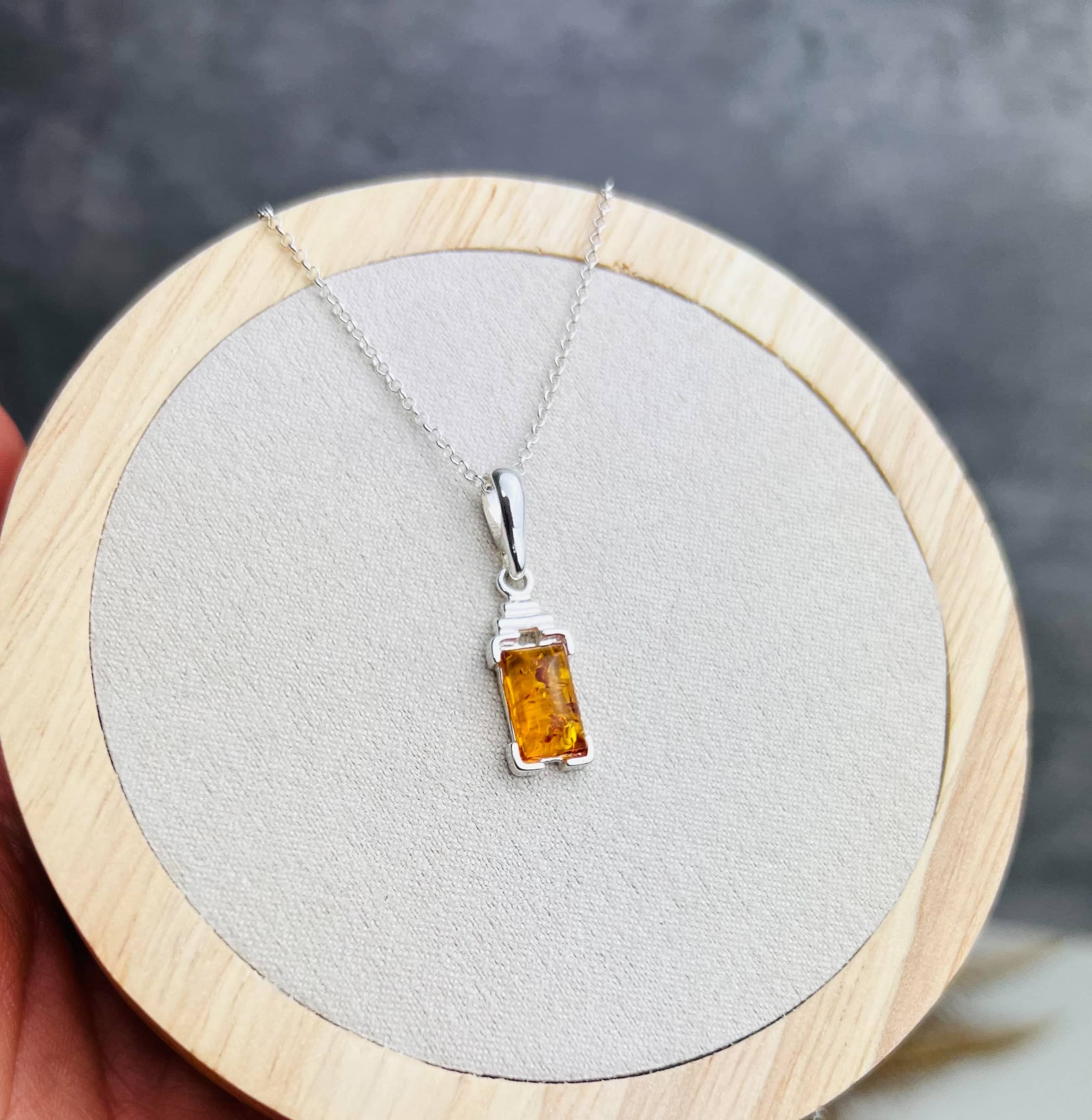 925 Sterling Silver & Genuine Baltic Amber Classic Drop Pendant  1953