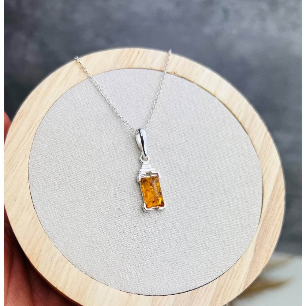 925 Sterling Silver & Genuine Baltic Amber Classic Drop Pendant 1953