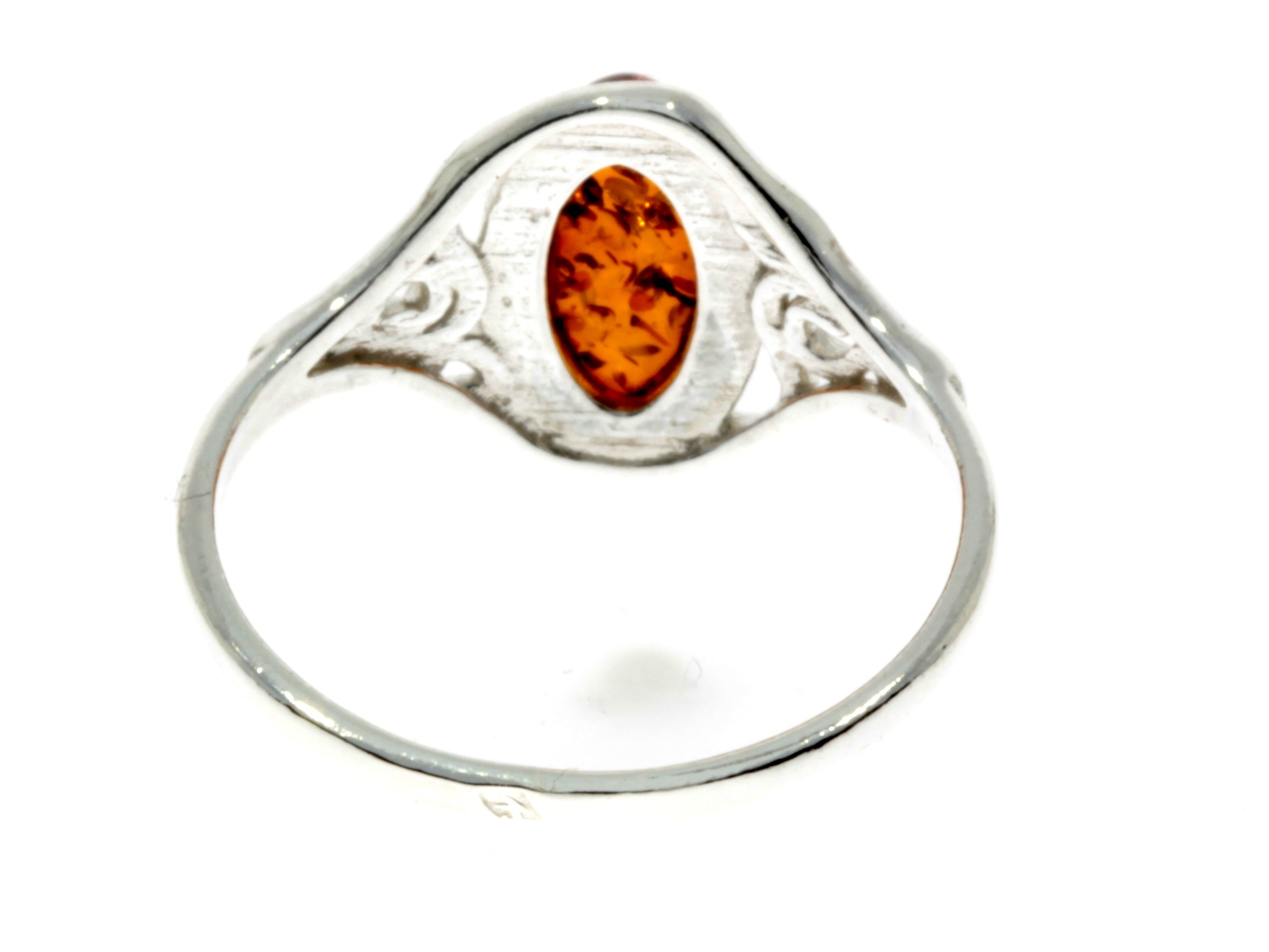 925 Sterling Silver & Oval Baltic Amber Classic Ring - M713