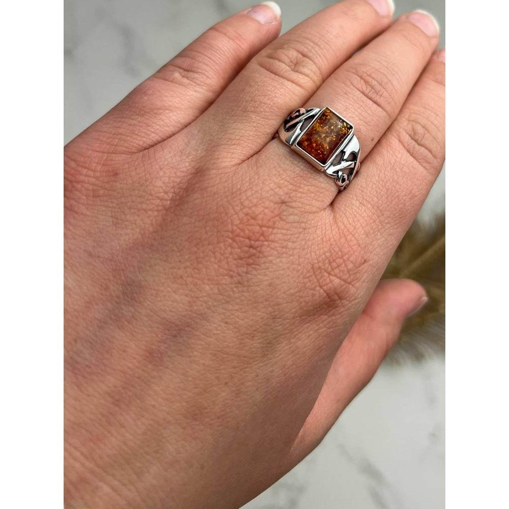 925 Sterling Silver & Rectangular Baltic Amber Celtic Large Ring - 7005