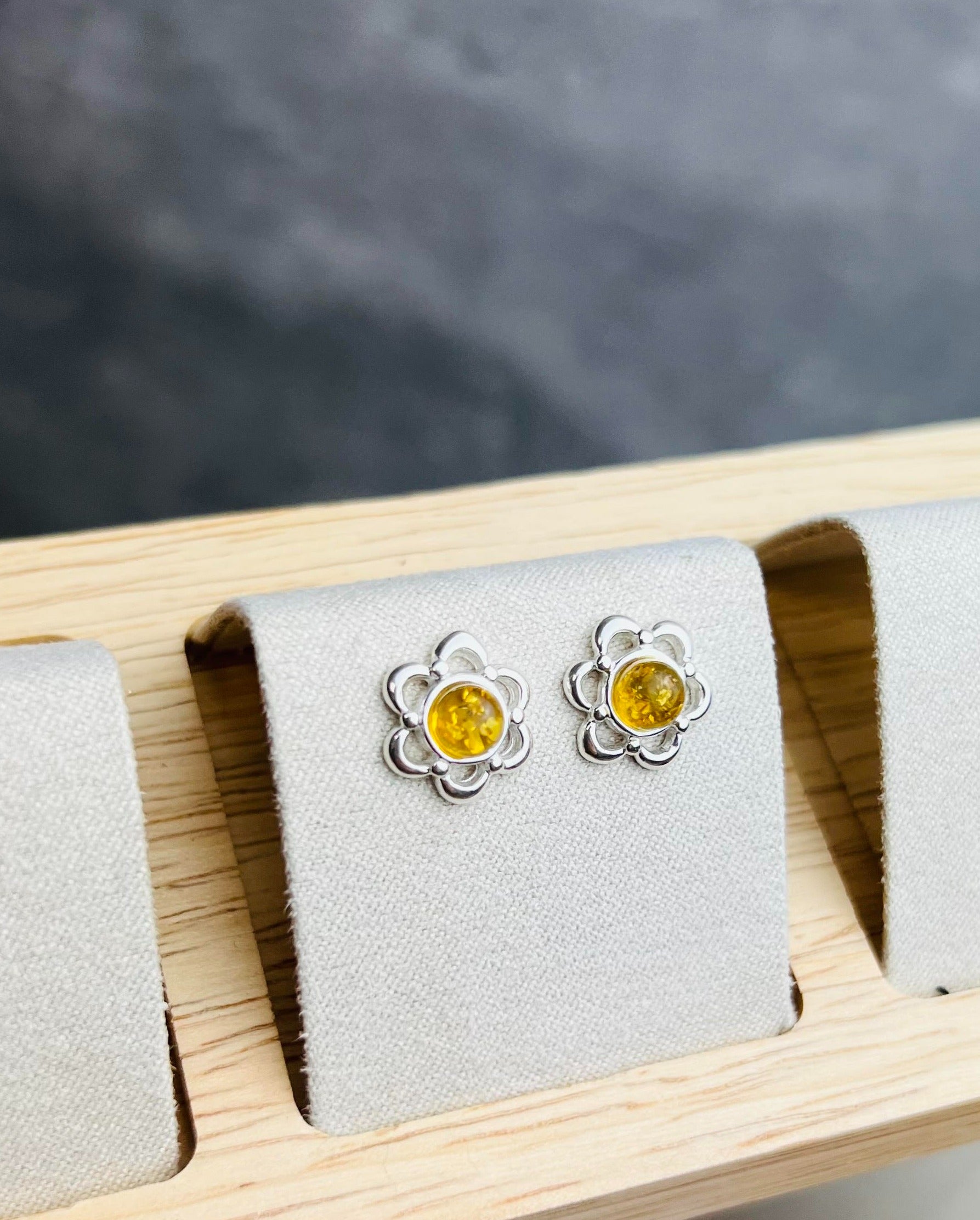 925 Sterling Silver & Genuine Baltic Amber Classic Flowers Studs Earrings - 8013