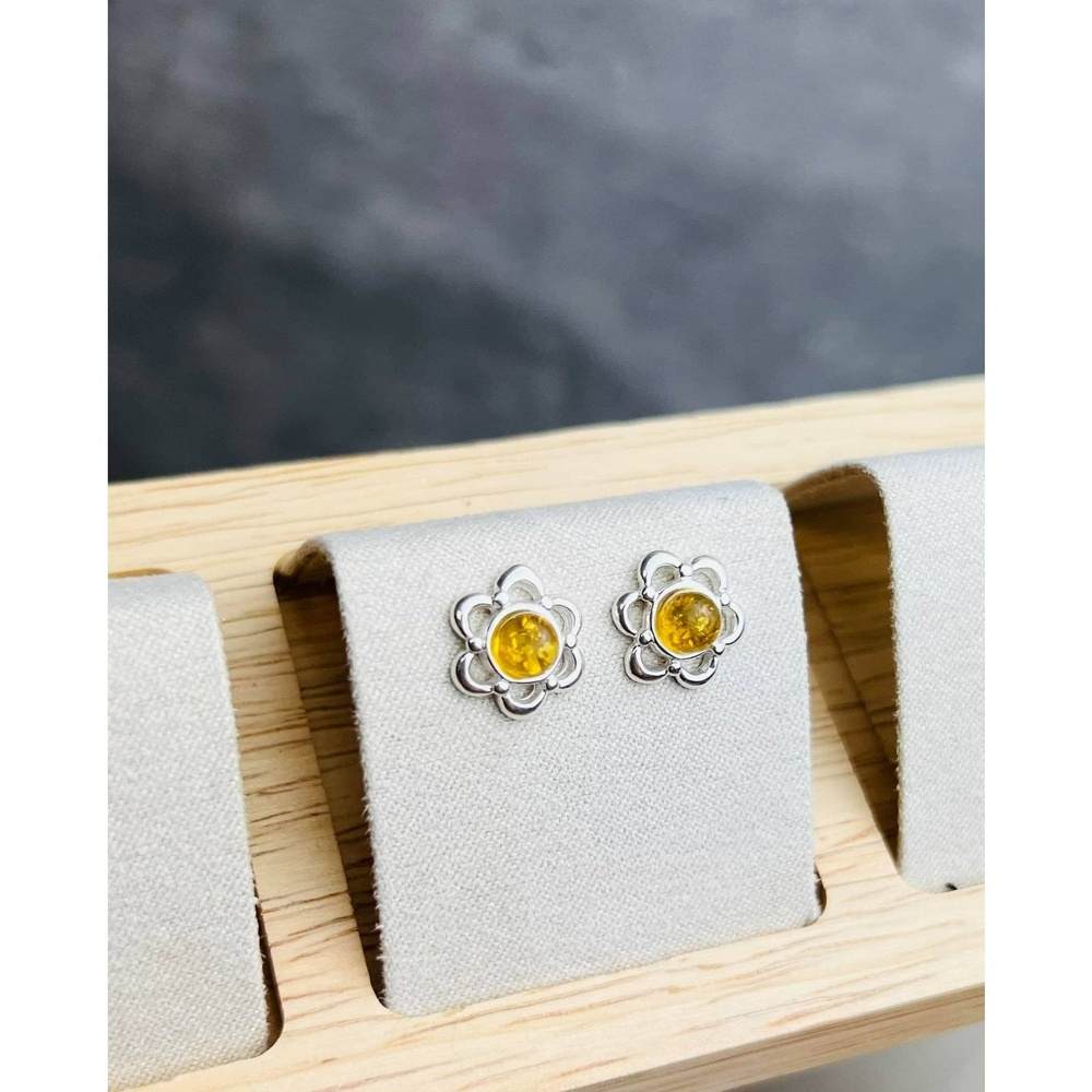 925 Sterling Silver & Genuine Baltic Amber Classic Flowers Studs Earrings - 8013