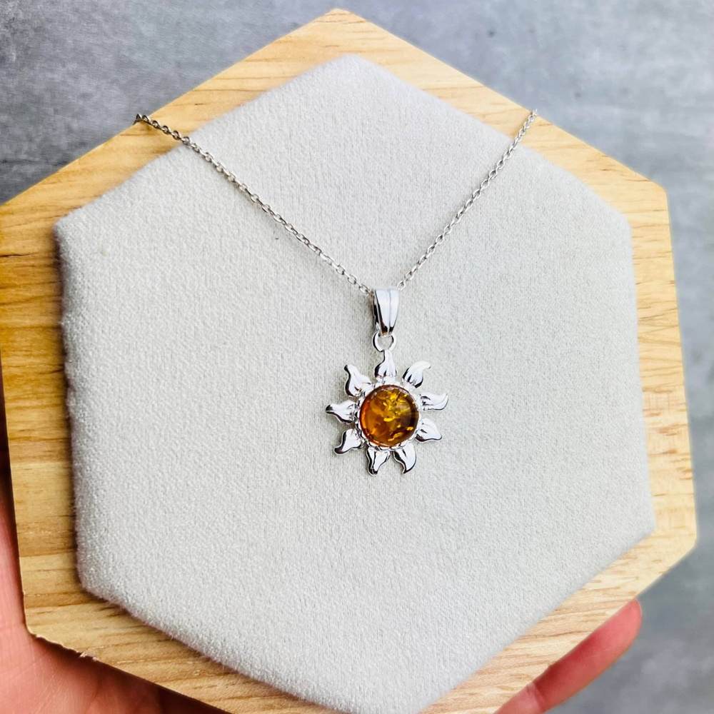 925 Sterling Silver & Baltic Amber Sun / Star Pendant - GL392